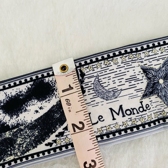 Double-Side Printed Scarf - Picture 5 of 5